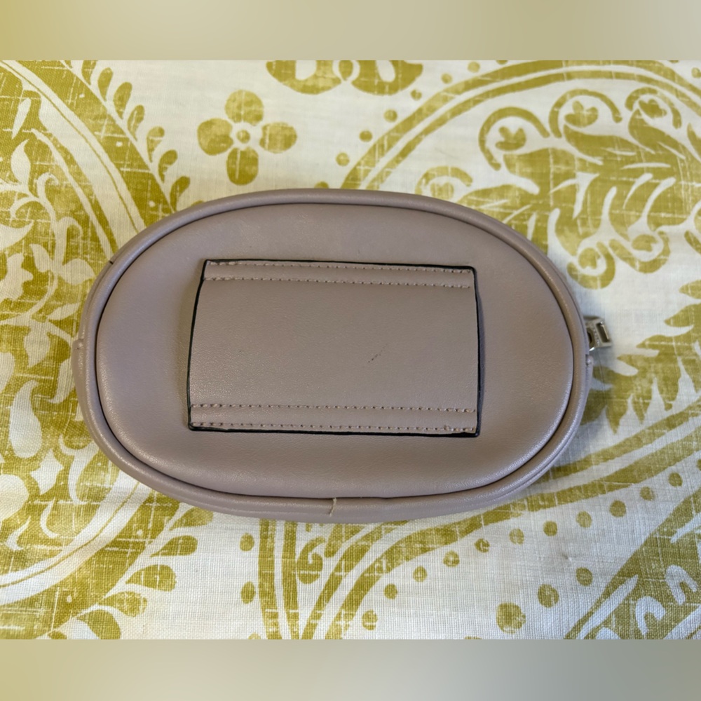 🌸3 For $30🌸Steve Madden Taupe Belt Bag (Missing Belt) - Picture 6 of 6